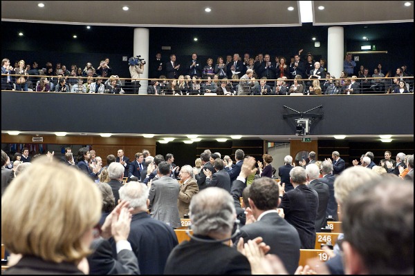 Le Parlement se réjouit de l'adhésion de la Croatie en 2013